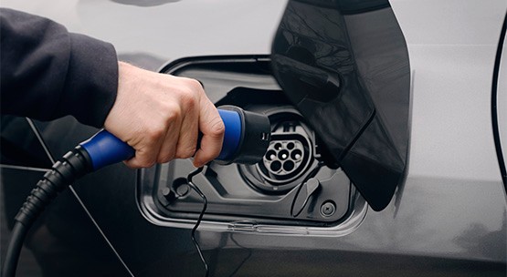 toyota-electrified-plugin-hybrid-media-domestic-charging_tcm-3019-2081671