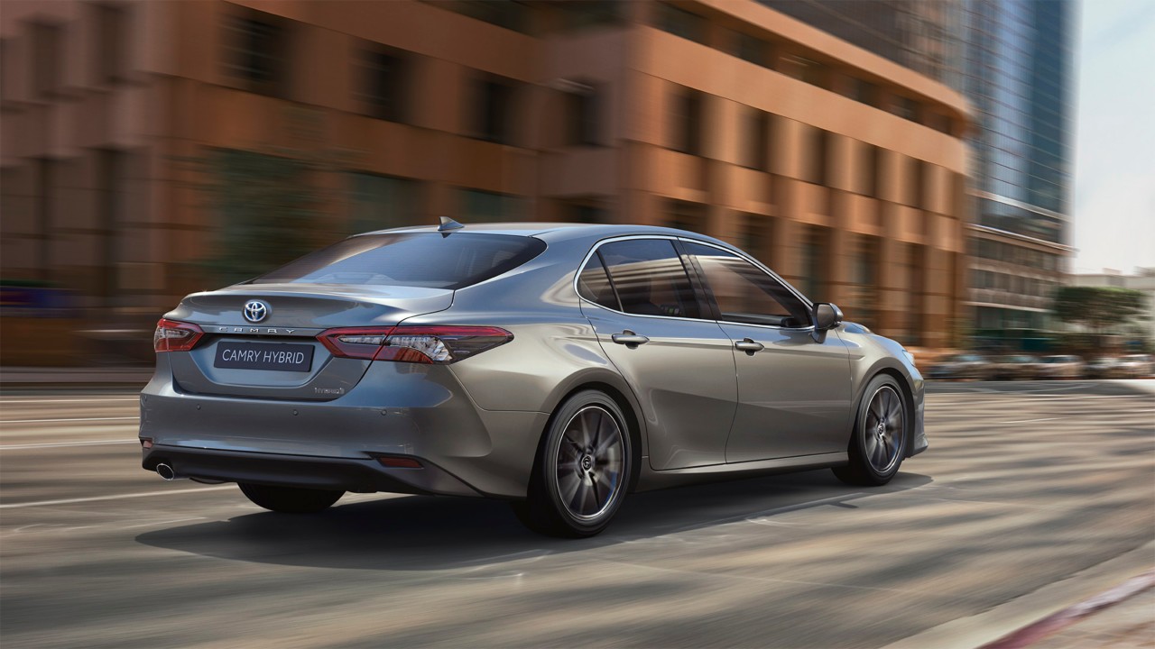 toyota-camry-2021-gallery-03-full_tcm-10-2203477