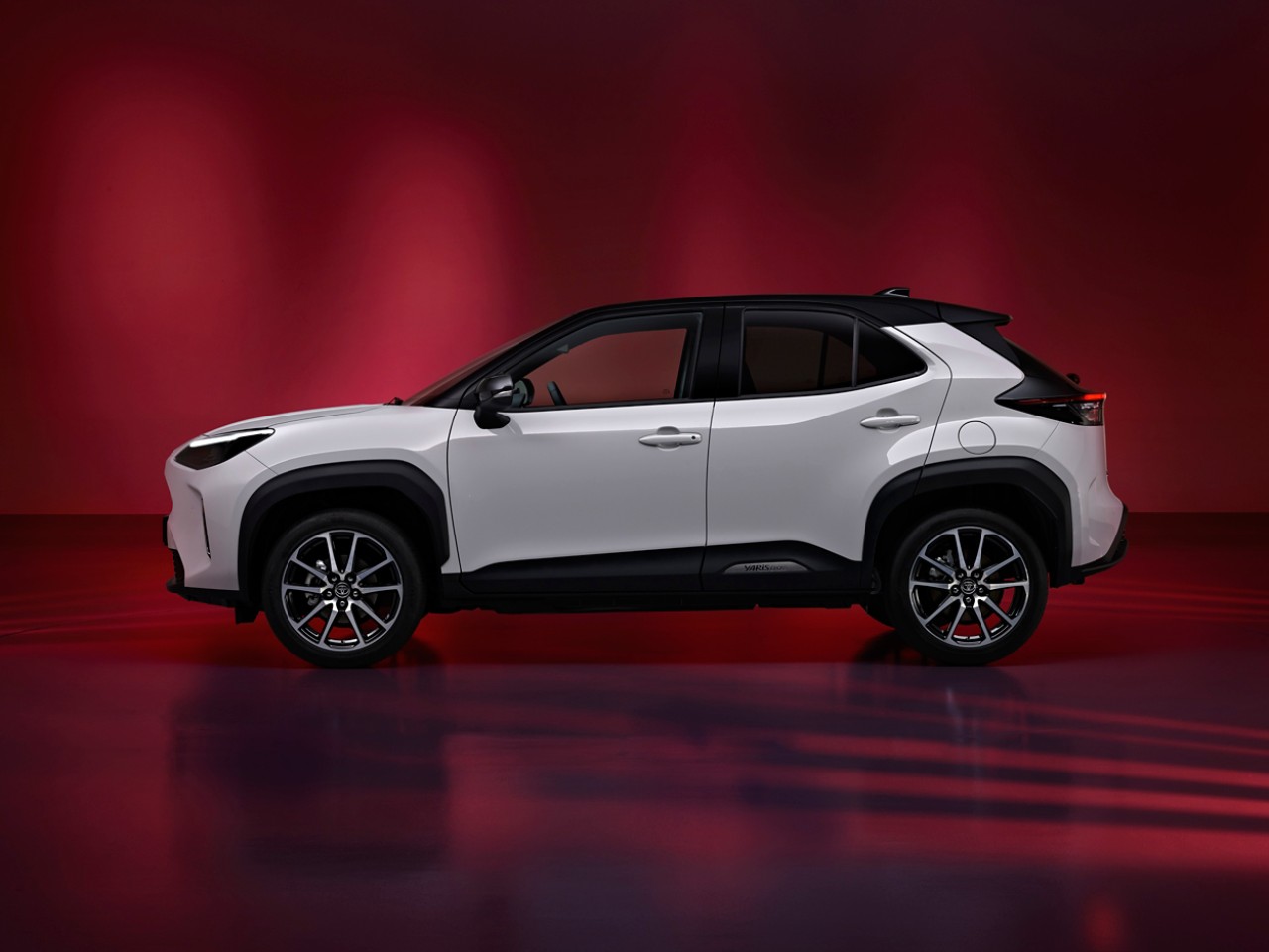 2022_YARIS_CROSS_GRS_EXT_006